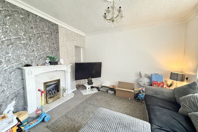 12, Mount Close, Sunderland photo 3