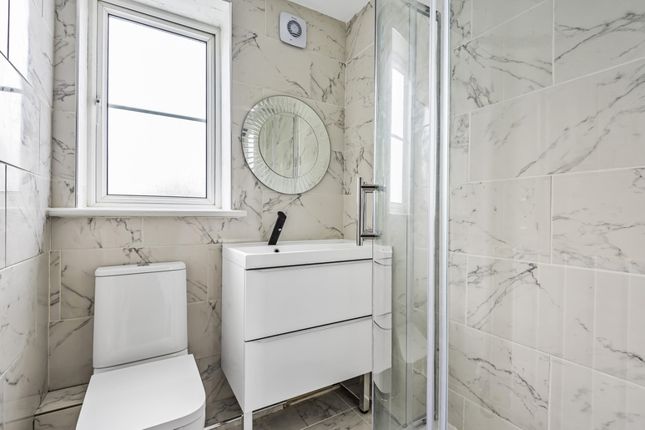 37 F, Woodville Road, London photo 2