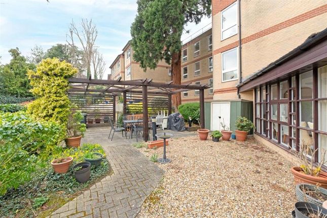 10, Homecherry House, Loughton photo 2