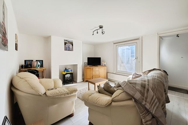 6A, Wellesley Villas, Wellesley Road, Ashford photo 4