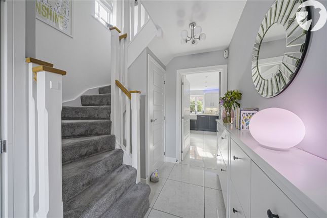 3, Elinor Vale, Ebbsfleet Valley photo 2