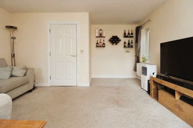 16, Evison Road, Rothwell photo 3