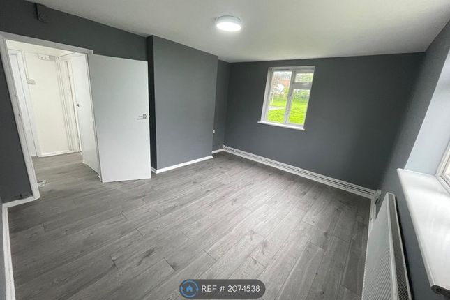Thumbnail Flat to rent in Claybury Broadway, Ilford