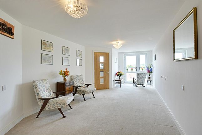 42, Edward House, Hertford photo 4