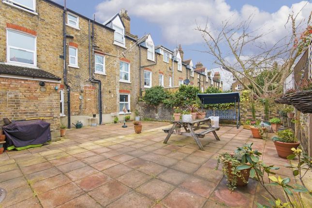 Flat A, 7, Foulser Road, London photo 2