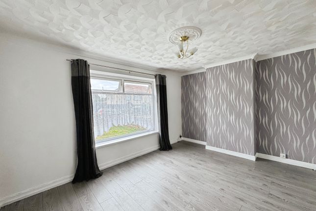 4, Weig Gardens, Swansea photo 2