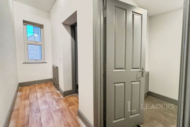 Flat 9 Beechcroft House, 11-13, Park Lane, Newmarket photo 2