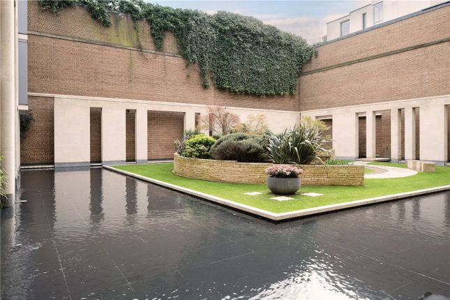 Apartment 1, 10, Montrose Place, London photo 3
