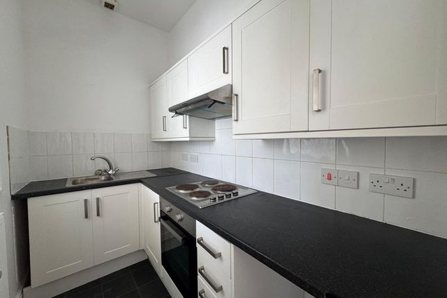 Flat 1, 33 Holderness Road, Hull photo 2