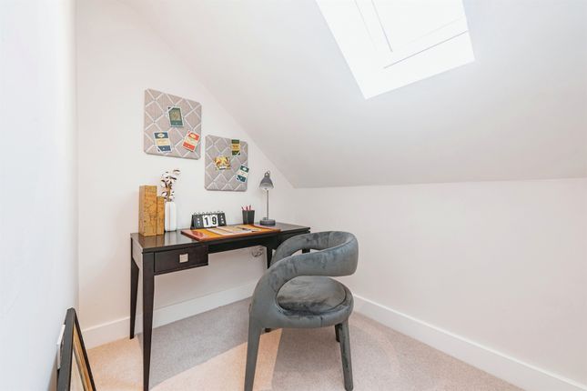 Terraced house for sale in Darnell Place, Woodcote, Reading