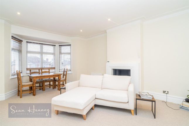 Flat for sale in Athenaeum Road, Whetstone, London