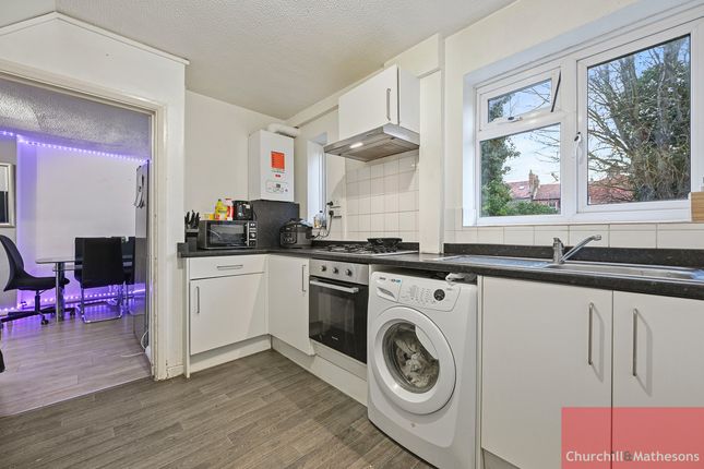 7, Chadwick Road, London photo 4