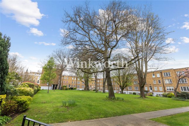 Flat to rent in Joseph Court, Amhust Park Road, London