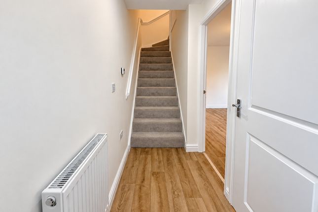 Sky Lark Close, Bolton photo 2