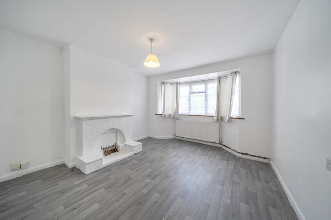 6, Fulham Close, Uxbridge photo 3