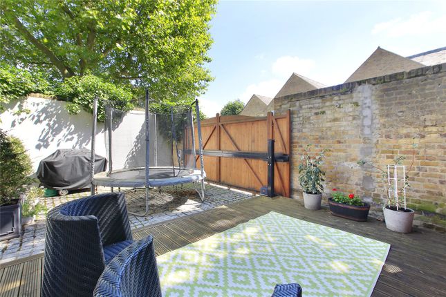 End terrace house for sale in Crescent Grove, Clapham, London