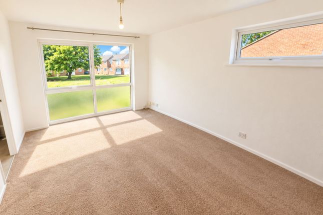 70 Milton Dene, Hemel Hempstead photo 5