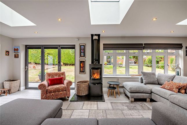 Walkelin House, 12, Hollycroft, Thatcham photo 4