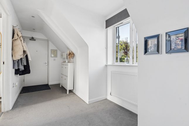 43 Applefield, Little Chalfont photo 2