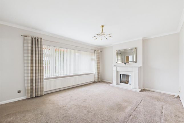 2, Maple Walk, Porthcawl photo 3