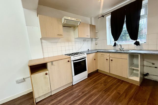 265, Normanton photo 3