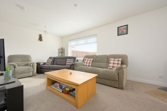 2 Dundonald Road, Dunfermline photo 4
