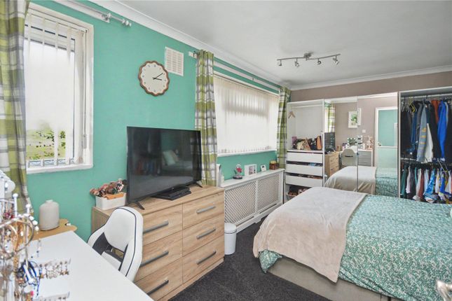 30, Cranmore Crescent, West Yorkshire photo 5