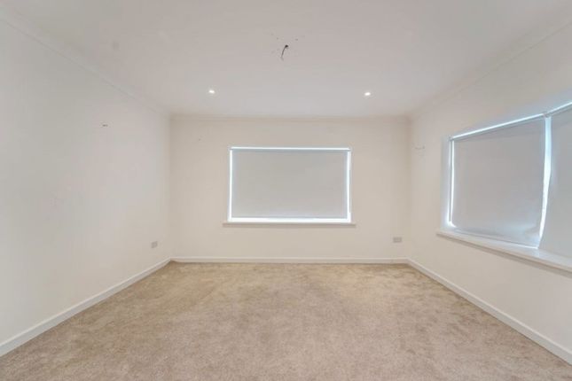 16, The Furlong, Bedford photo 5
