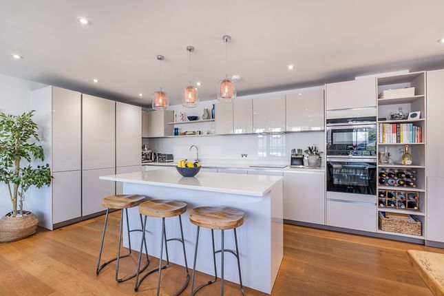 5, Mortimer House, 10 Furmage Street, London photo 4