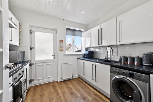 16, Ford Avenue, Irvine photo 4
