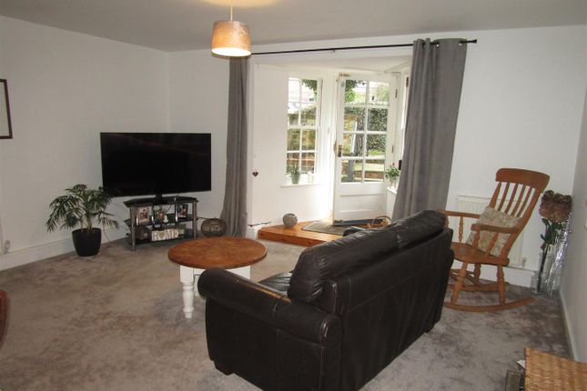 Flat 3, Mauleverer House, Horsefair, Boroughbridge, York photo 2
