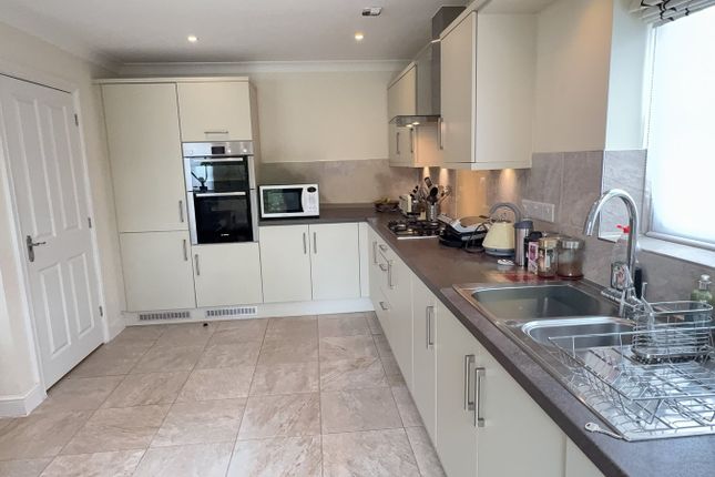 77, Capability Way, Thatcham photo 3