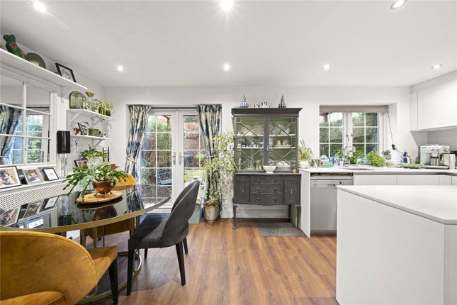 3, Haleswood, Surrey photo 4