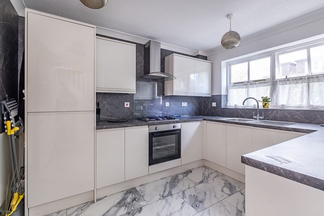85, Princes Road, Teddington photo 5