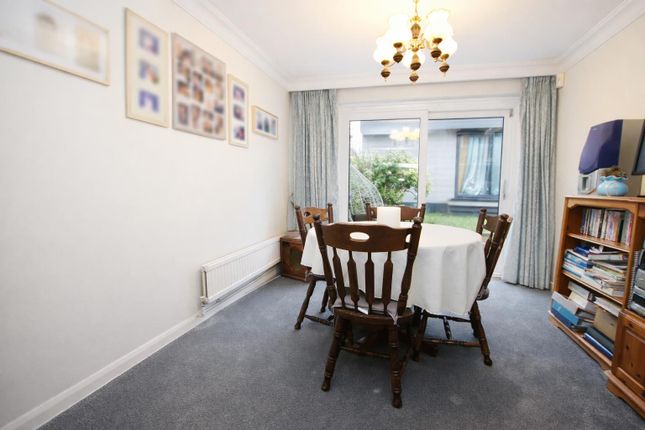 32, Chandos Road, Borehamwood photo 2