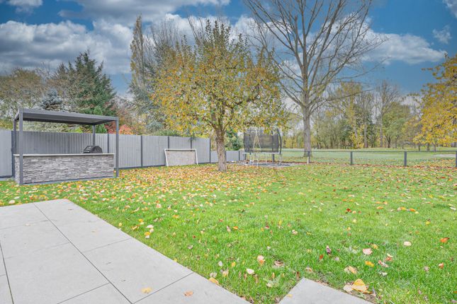 11 Wentworth Way, Milton Keynes photo 3