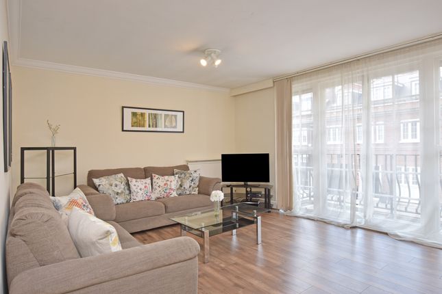 Thumbnail Flat to rent in Reeves Mews, London