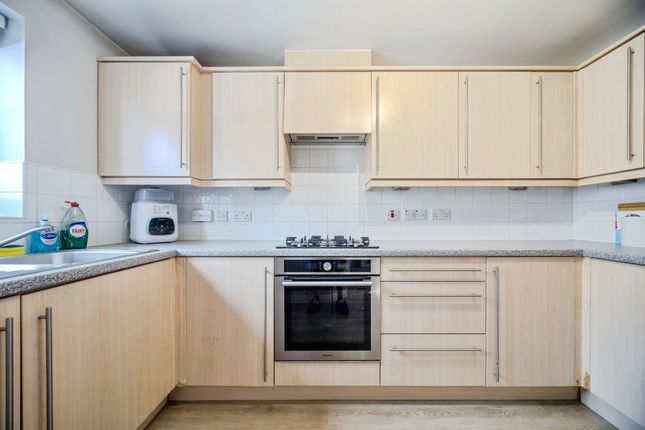 75, Prince Rupert Drive, Aylesbury photo 4