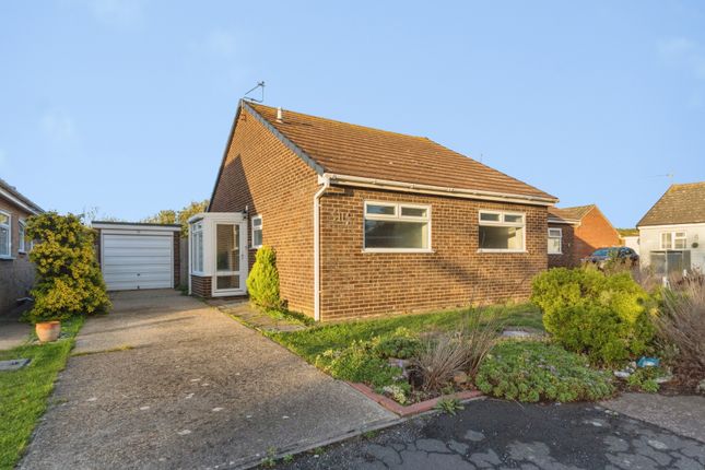2 Bedroom Bungalow in CO16 7EL