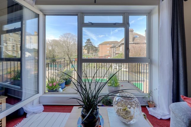 Flat for sale in Westwood Park, Forest Hill, London