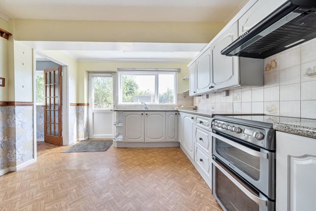 8, Larksfield Close, Oxfordshire photo 3