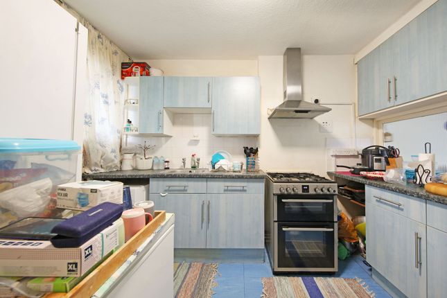 Flat 9, Merrow Court Phipps Bridge Road, Mitcham photo 4