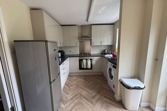 185a, Wood Lane, Chippenham photo 2