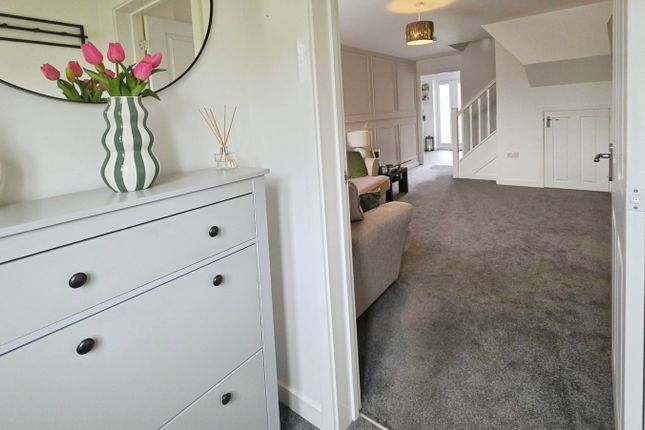 4, Clos Y Bont, Bridgend photo 2