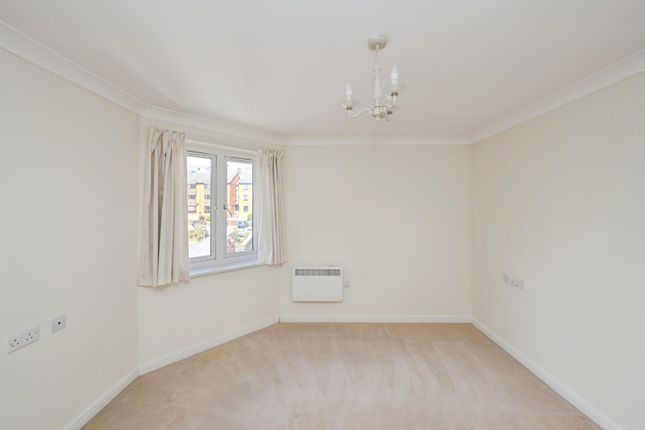 34, Pantygwydr Court, Swansea photo 4