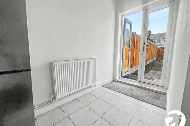 83, Gertrude Road, Belvedere photo 4