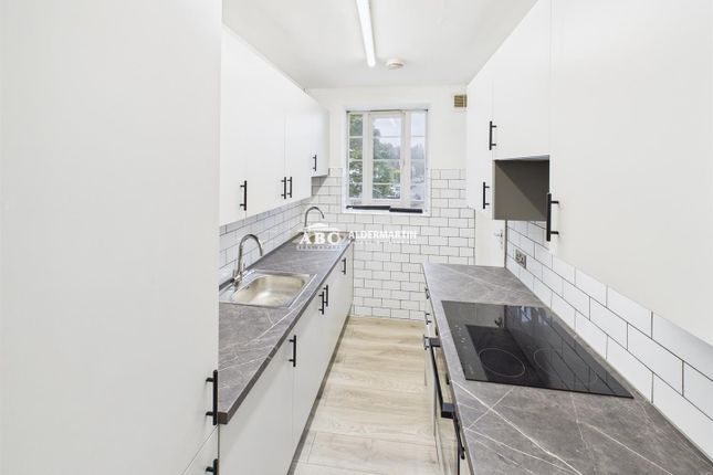 Flat 45, Vincent Court, Bell Lane, London photo 2