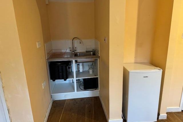 Flat 1 (Top floor), The Byte, Burford Street, Lechlade photo 3