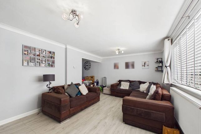 25, Lethe Grove, Essex photo 3