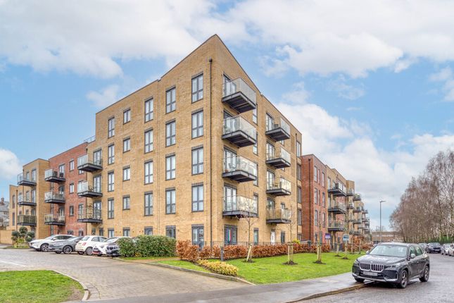 Flat for sale in Regents House, Frogmore Road, Hemel Hempstead